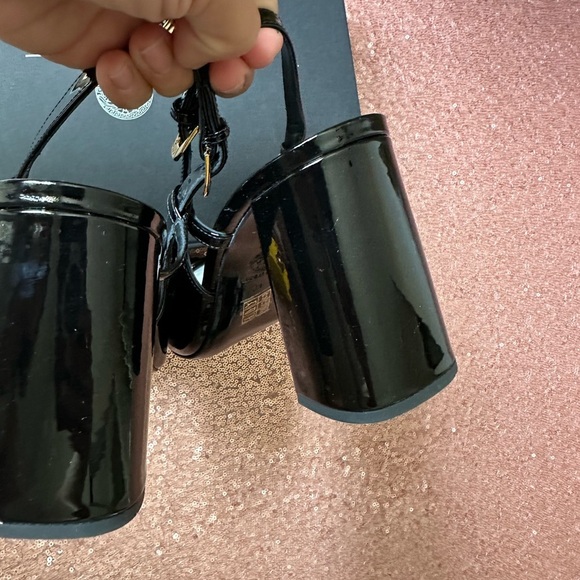 Versace Authentic Black & Gold Medusa Vernice Patent Leather Heeled Pumps 38/7.5 - Picture 5 of 14